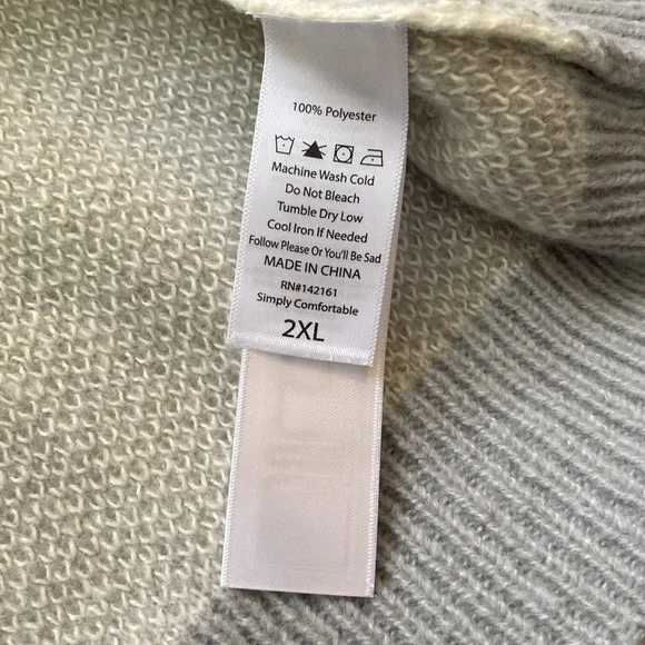 LuLaRoe Gray and Cream Holiday Crewneck Sweater - Picture 10 of 11